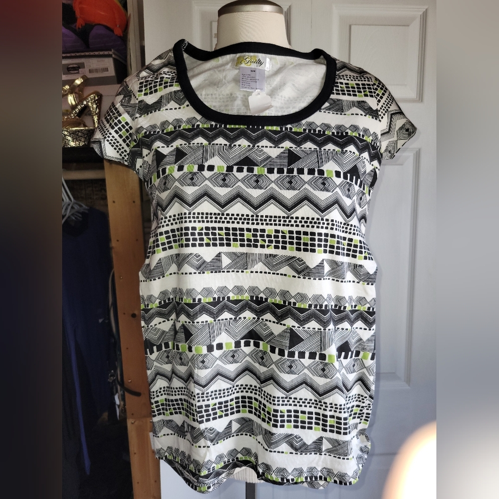Geometric Black and Lime Short Sleeve Top Scoop Neck
